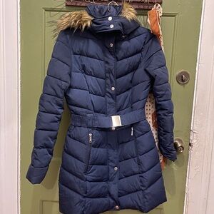 Tommy Hilfiger Petite Faux-Fur-Trim Layered Belted Puffer Coat in NAVY BLUE